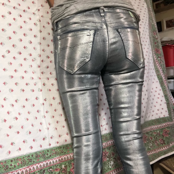 Diesel Skinzee-Low sz 26x32 metallic silver. - Picture 2 of 8